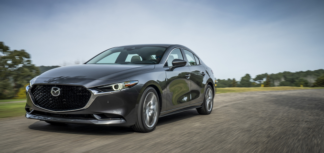 Седан Mazda3 «доедет» до России в октябре